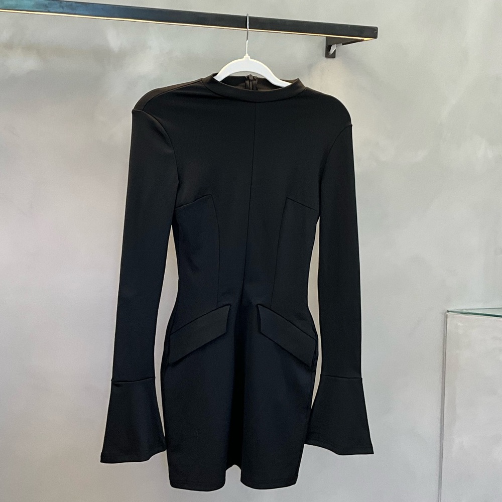 Black chic dress